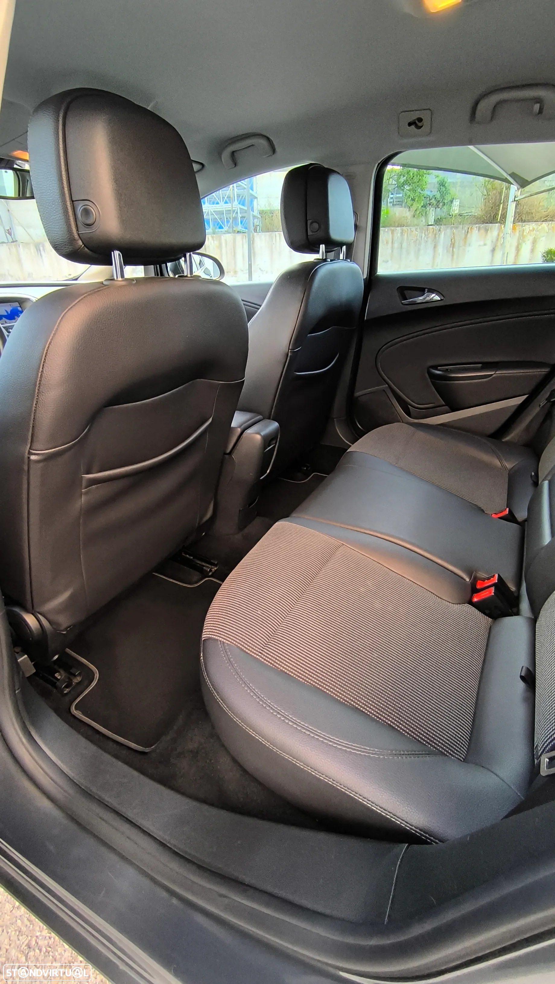 Opel Astra Sports Tourer 1.7 CDTi Cosmo S/S - 26