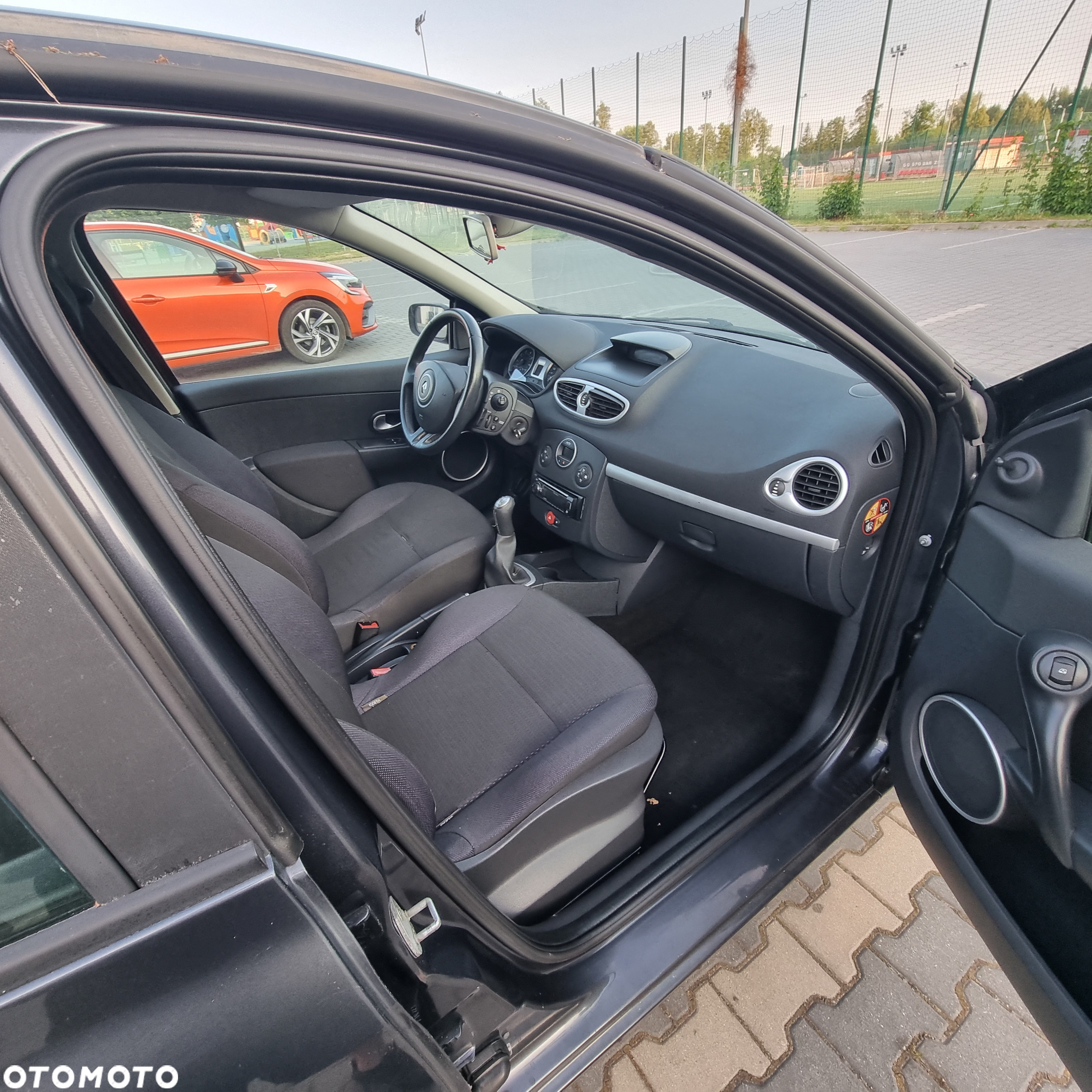 Renault Clio 1.6 16V Privilege - 12