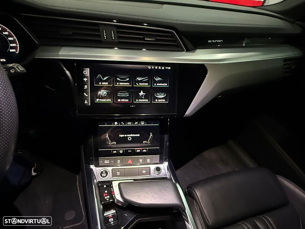 Audi e-tron 55 quattro S line - 28