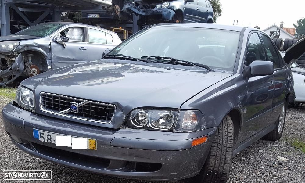 Volvo S40 1.6i de 2003 disponível para peças MOTOR VENDIDO - 1