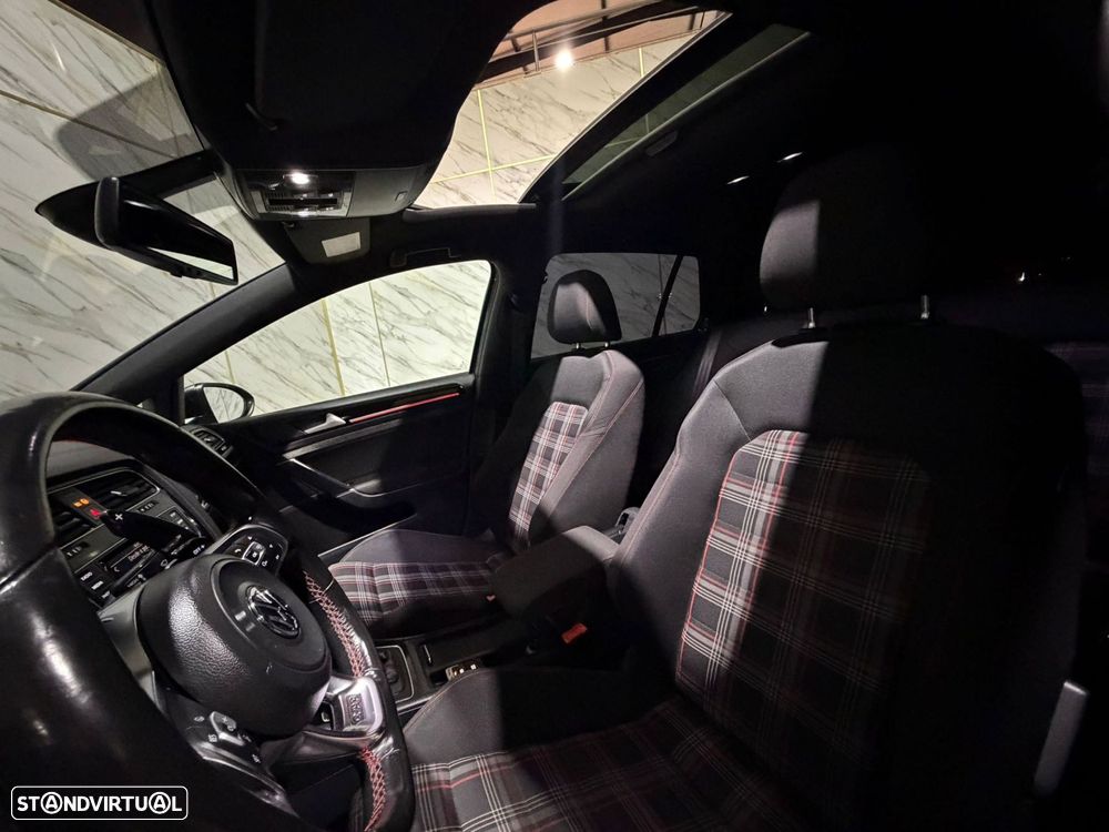 VW Golf 2.0 TSi GTi DSG Performance - 19