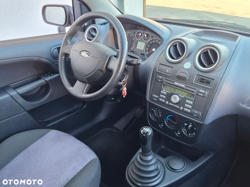 Ford Fiesta 1.3 Ghia - 7