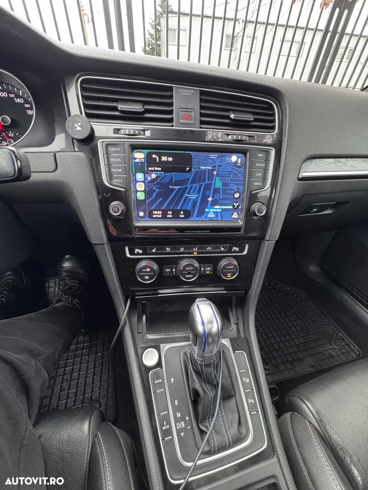 Volkswagen Golf - 23