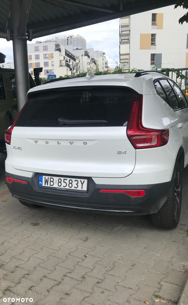 Volvo XC 40 B4 Plus Dark - 5