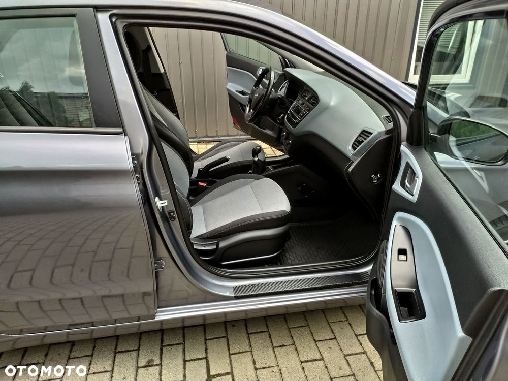 Hyundai i20 - 25