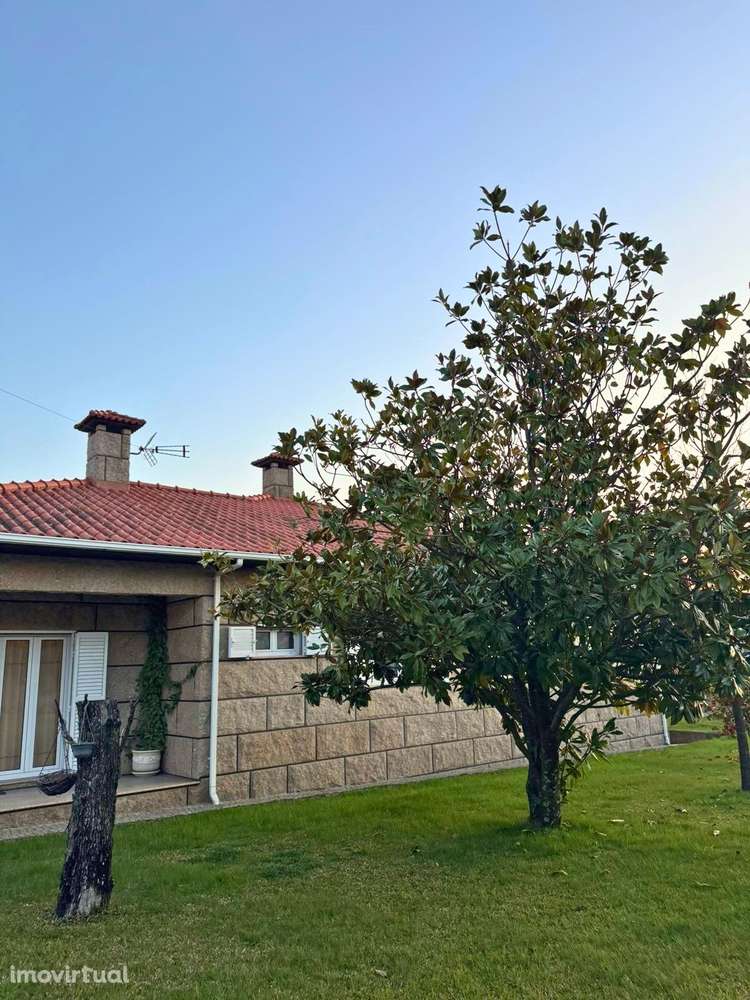 Moradia em Pedra com 1.200 m2 de Terreno – Próxima do Douro - Grande imagem: 5/48