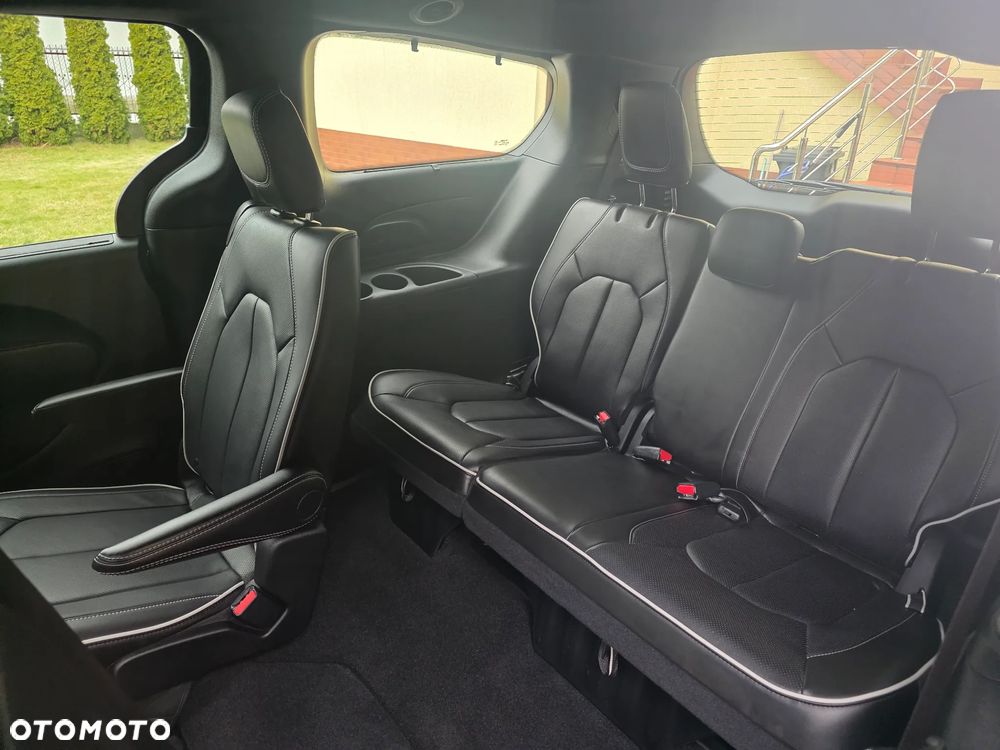 Chrysler Pacifica - 18