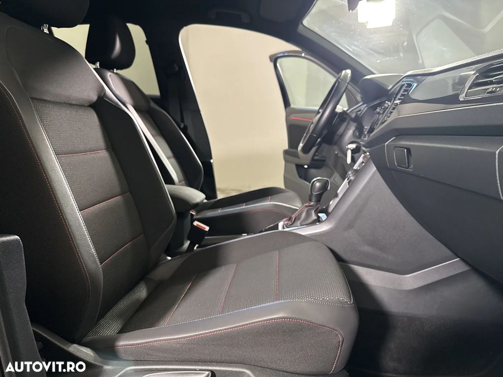 Volkswagen T-Roc - 12