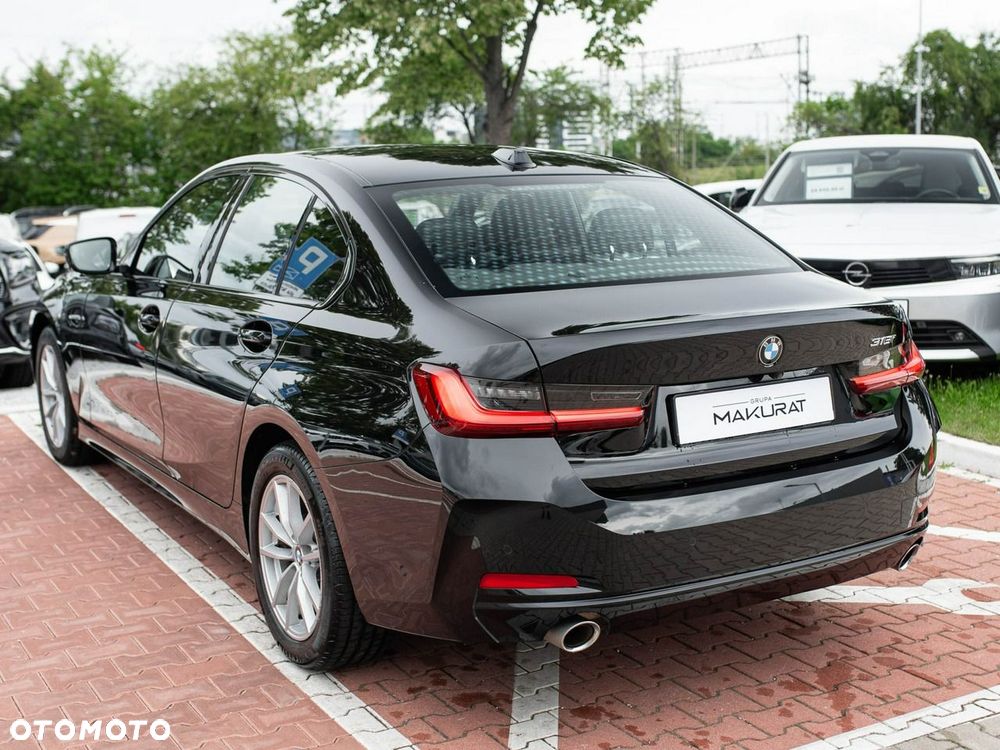 BMW Seria 3 318i - 5