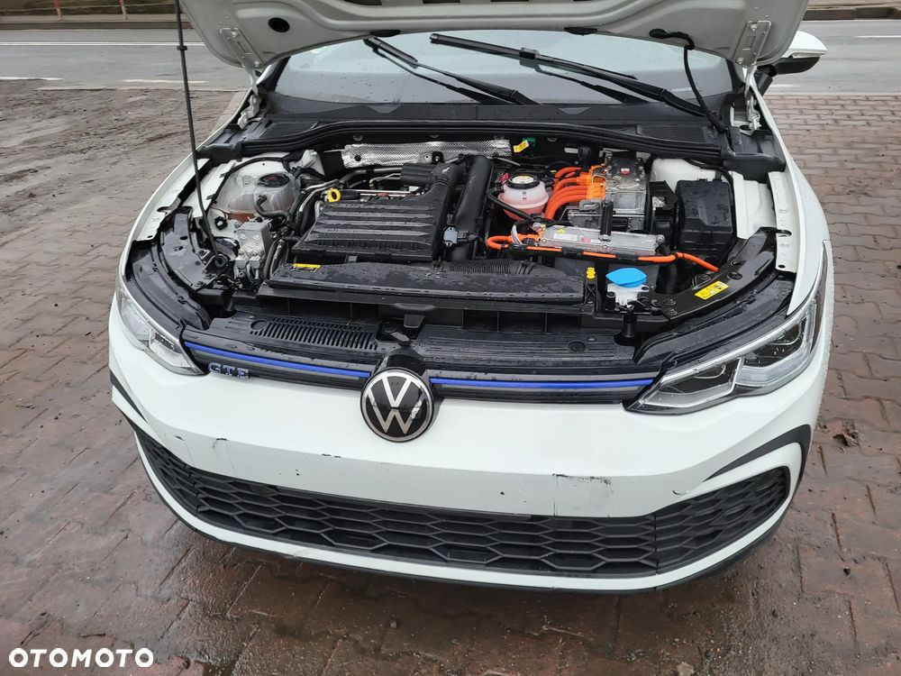 Volkswagen Golf - 32