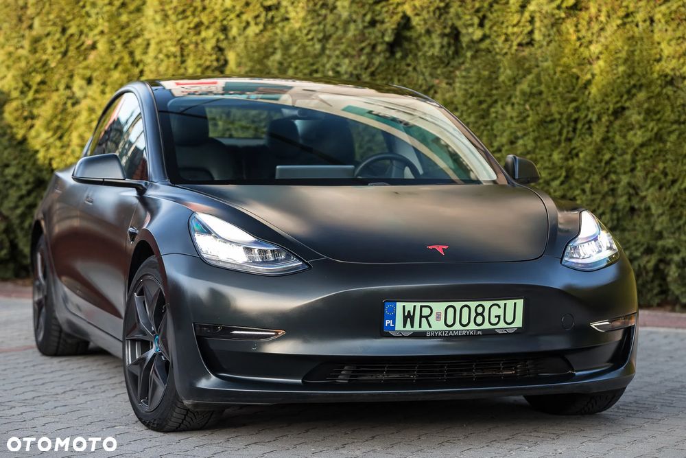 Tesla Model 3 - 12