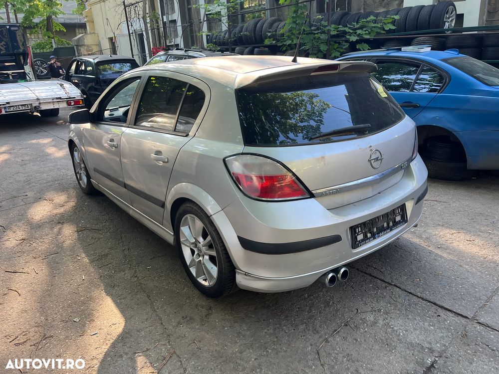 Dezmembrez Opel Astra H hatchback 2.0 benzina Z20LEL 125KW 2005 gri argintiu Z157 - 13