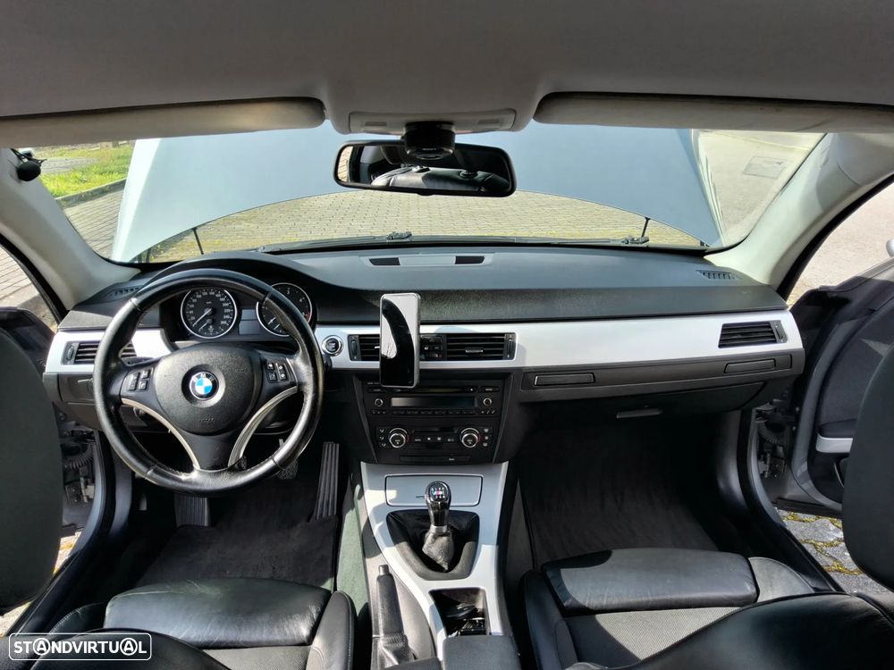 BMW 320 d Coupe - 10