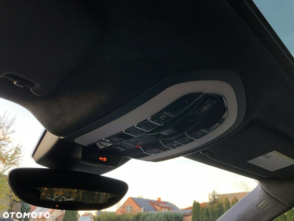 Porsche Macan - 37