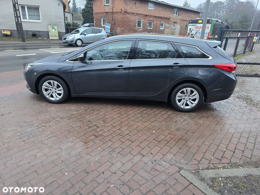 Hyundai i40 Kombi blue 1.6 Trend - 22