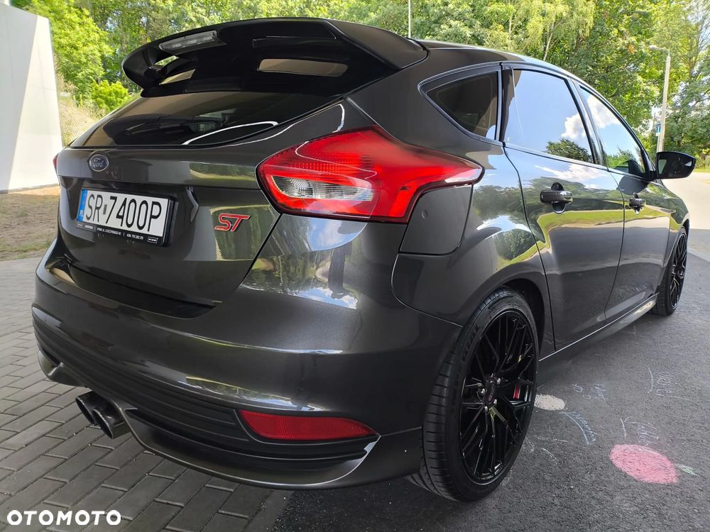 Ford Focus 2.0 EcoBoost ST-2 - 11