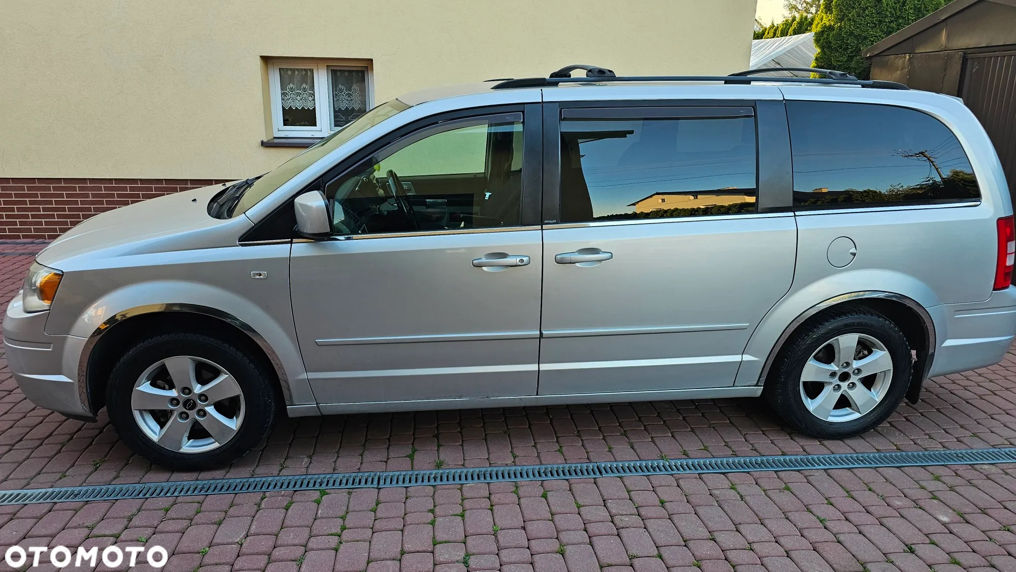 Chrysler Grand Voyager 2.8 CRD Touring - 3