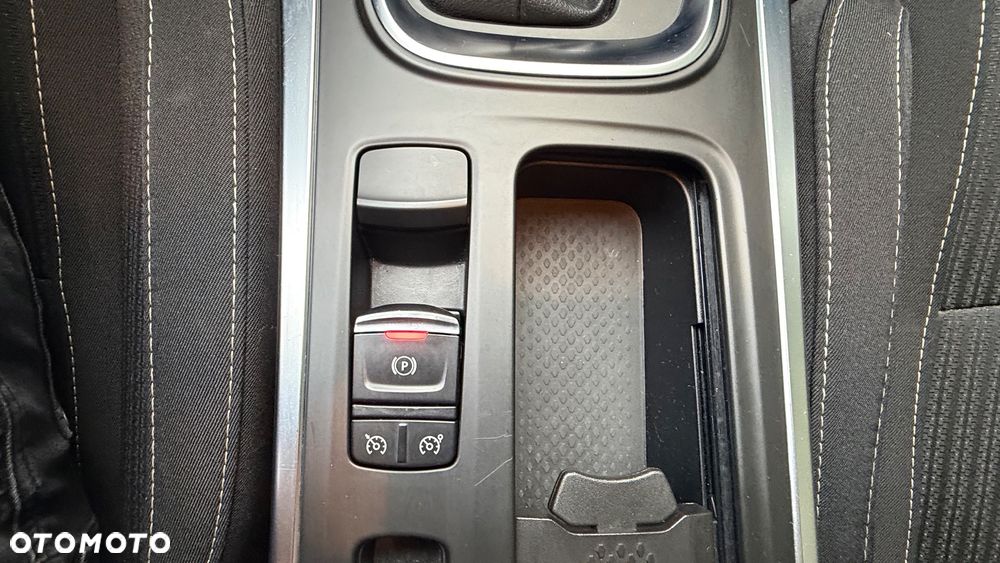 Renault Megane TCe 140 GPF EDC BUSINESS EDITION - 24