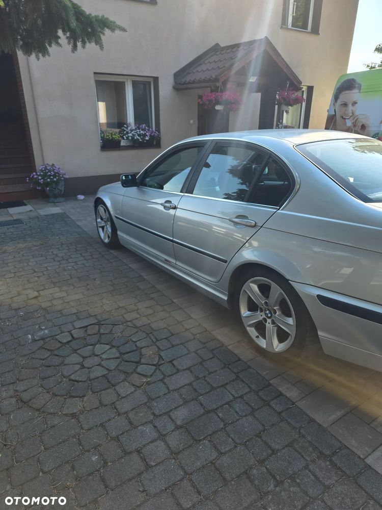 BMW Seria 3 325i Edition Sport - 8
