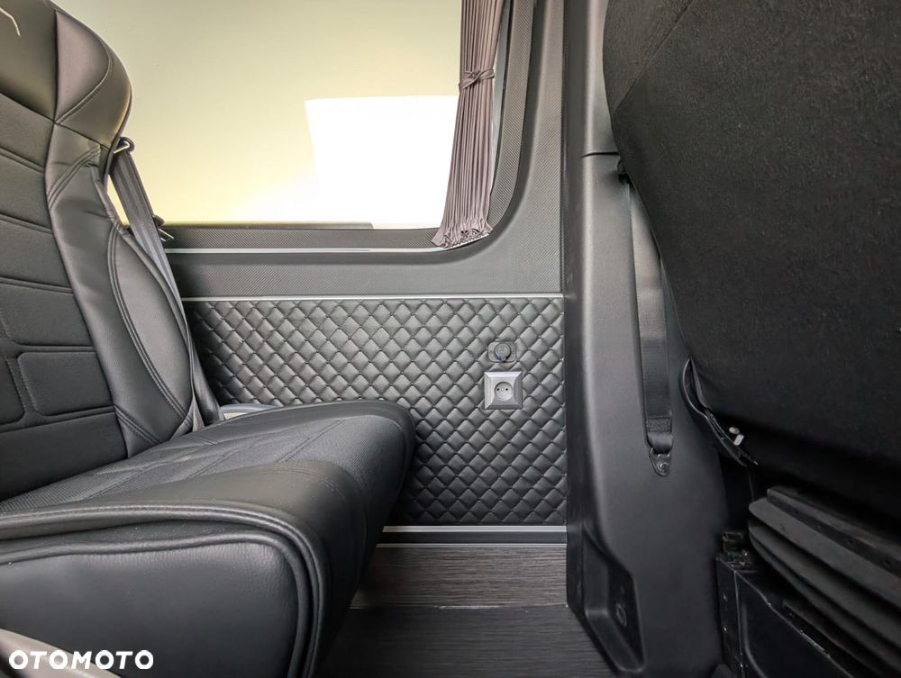 Mercedes-Benz Spritner 319 - 24