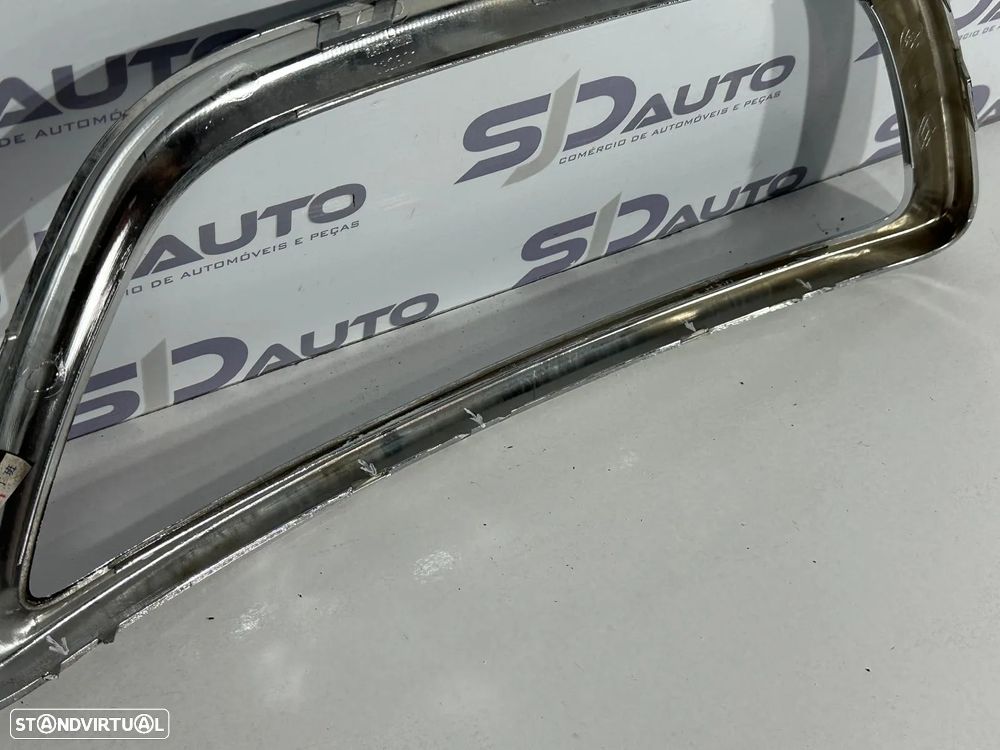 Friso / Aro Grelha Farol Nevoeiro Esquerda - Renault Captur - 4