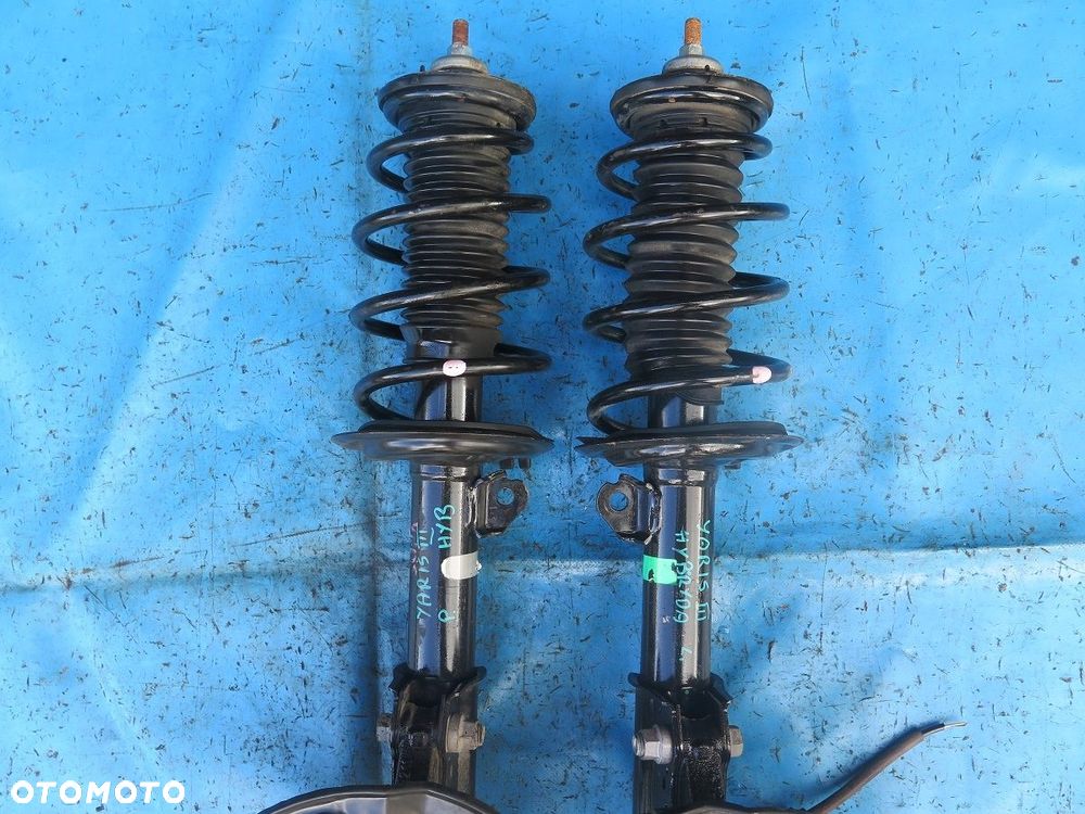 Amortyzator Sprężyna Przód Przedni Lewy lub Prawy TOYOTA YARIS III HYBRYDA