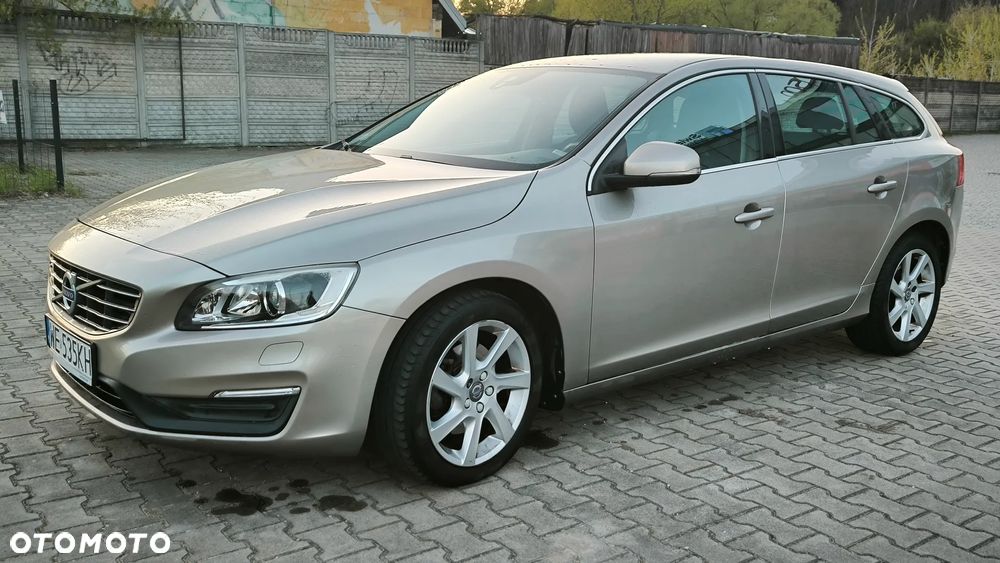 Volvo V60 D4 Drive-E Momentum - 4