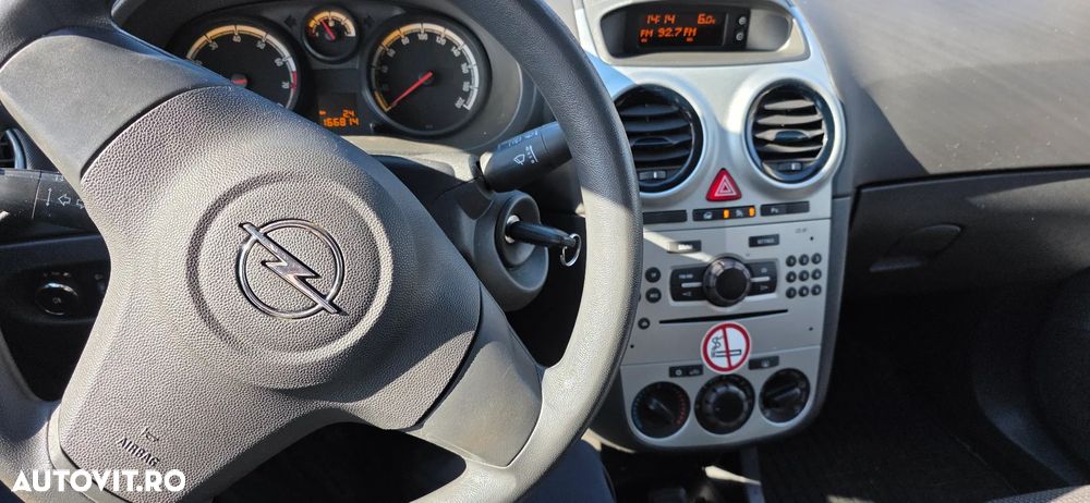 Opel Corsa 1.4 16V Color Edition - 4