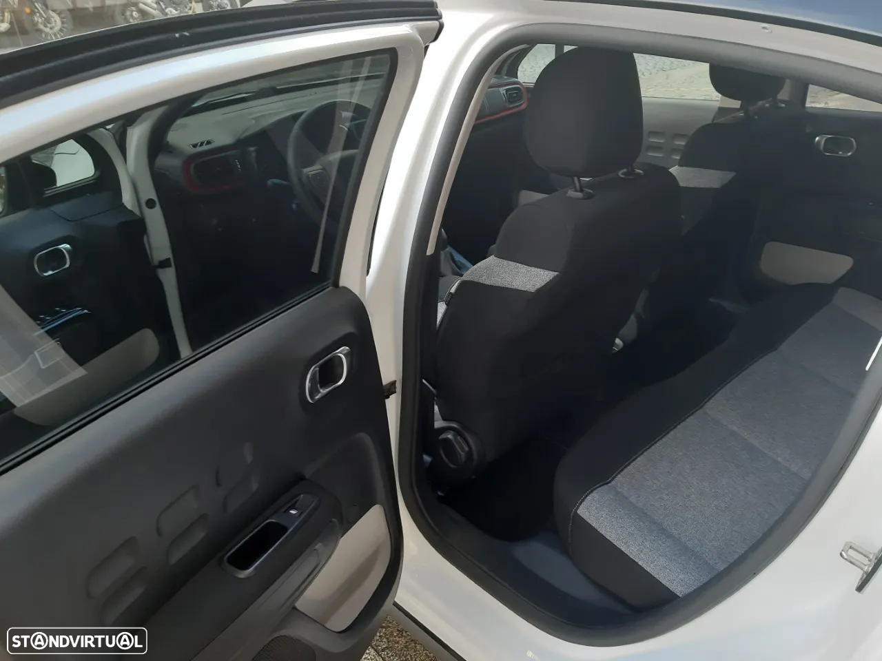Citroën C3 1.2 PureTech C-Series - 8