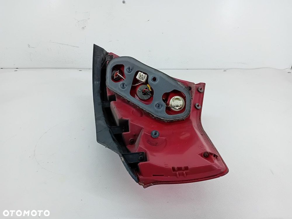 LAMPA TYLNA PRAWA KIA PRO CEE'D 009735-02 HATCHBACK - 2