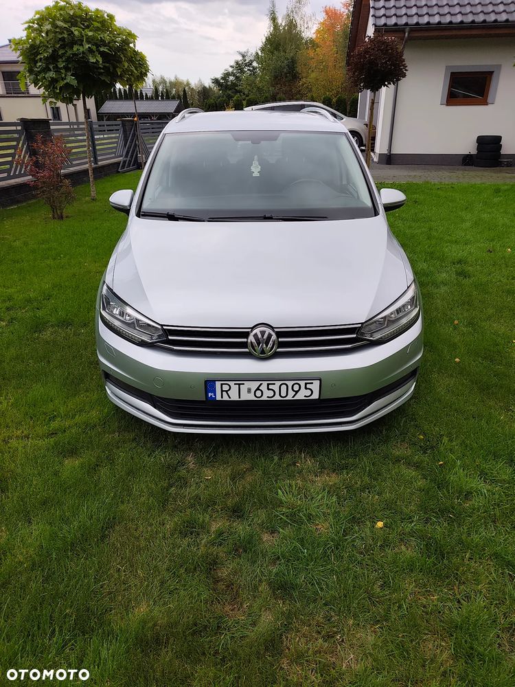 Volkswagen Touran 2018 photo 2