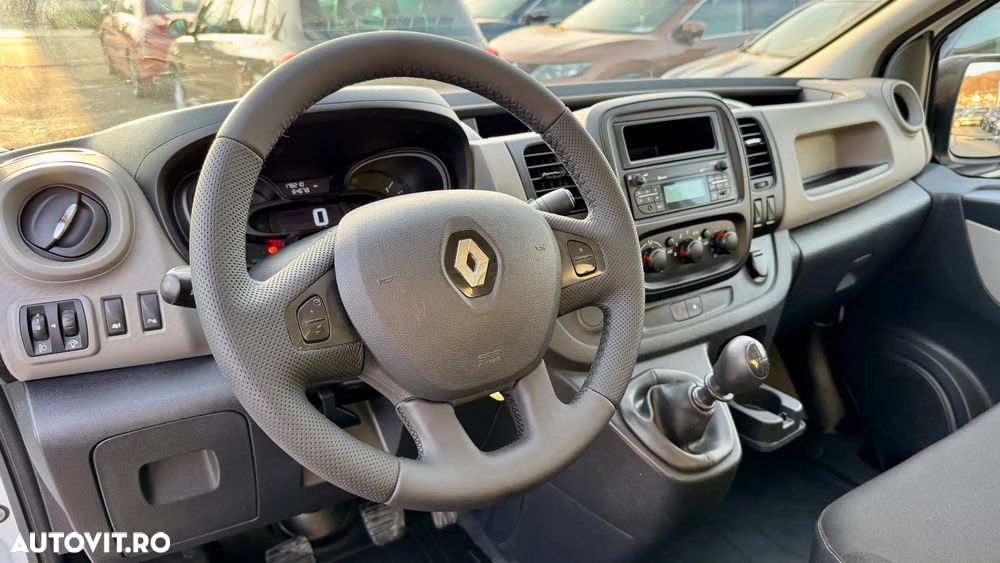 Renault Trafic - 17