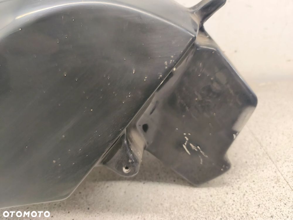 Bak, zbiornik paliwa Triumph Daytona 955i 955 - 11