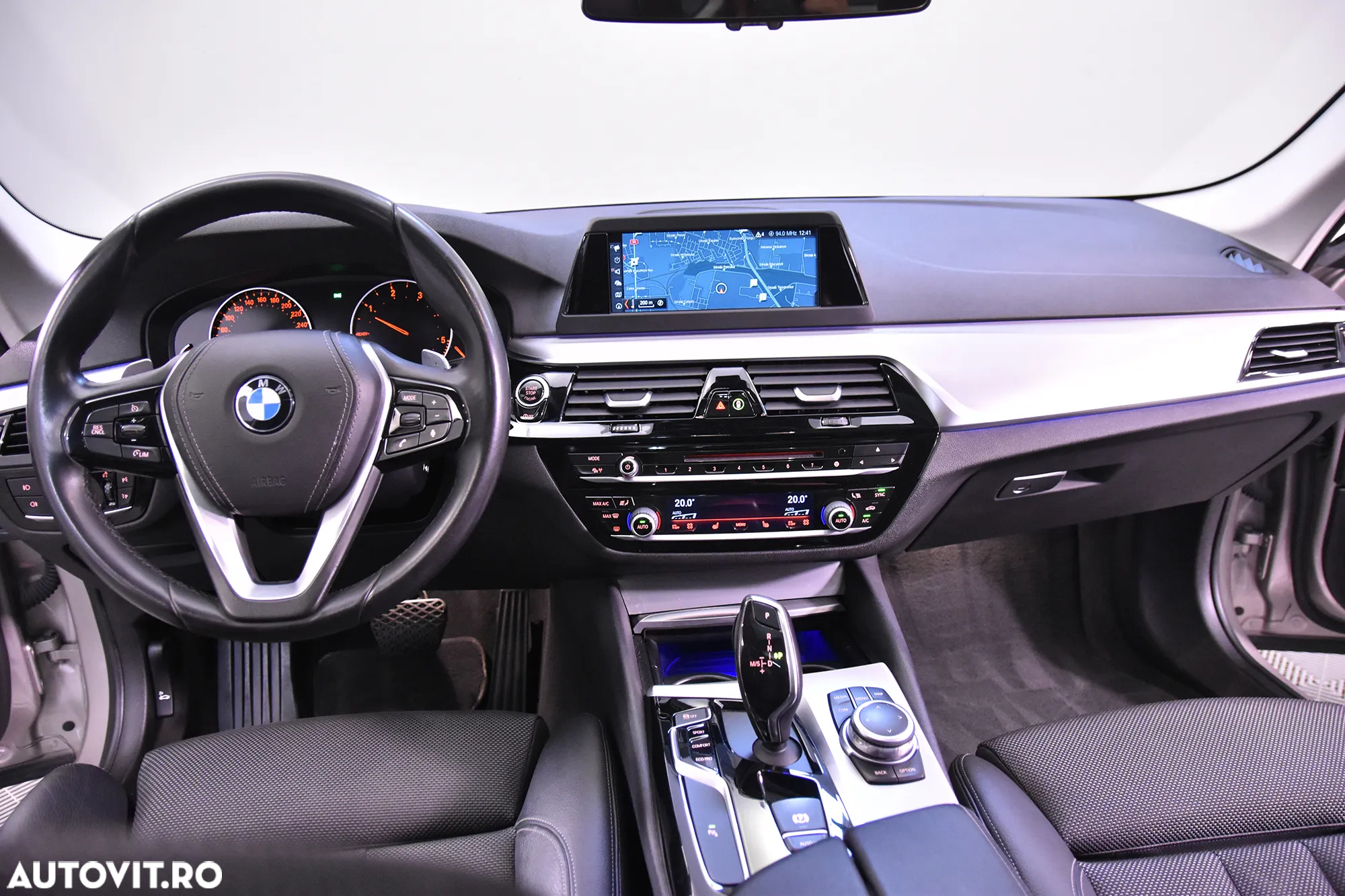 BMW Seria 5 525d Touring Aut. Sport Line - 9