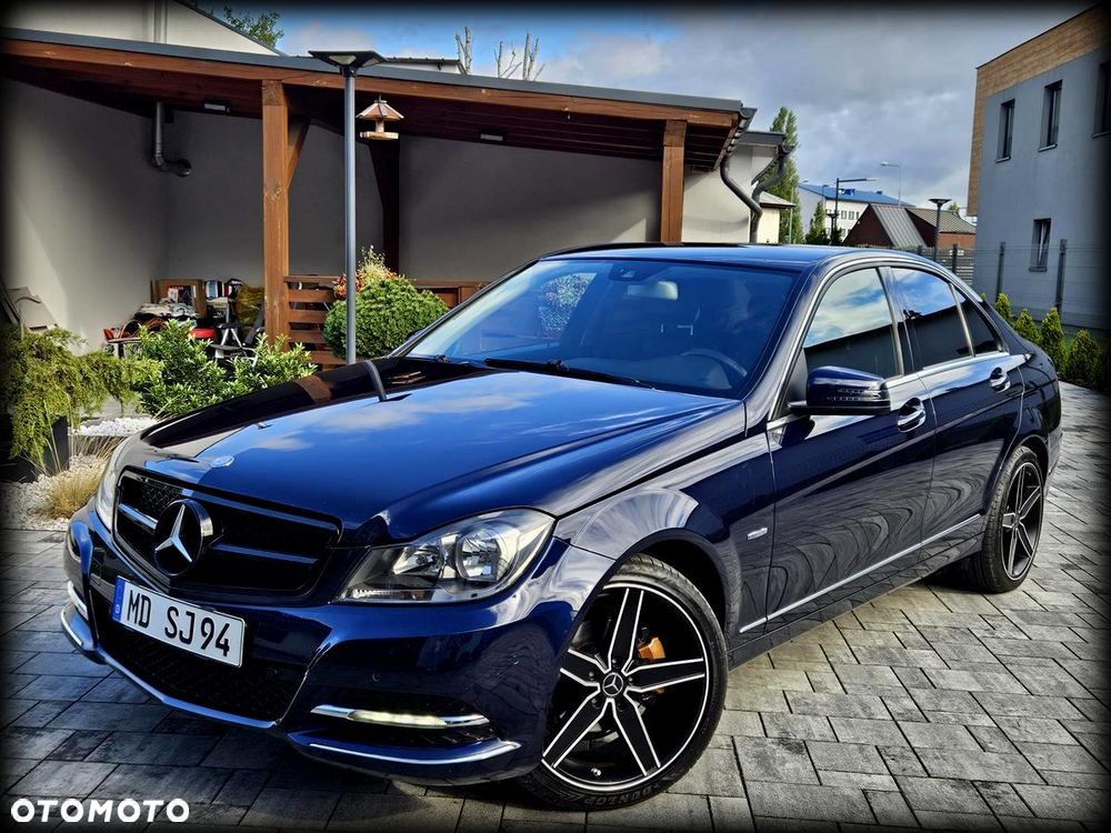 Mercedes-Benz Klasa C 180 CGI BlueEFFICIENCY Avantgarde - 1