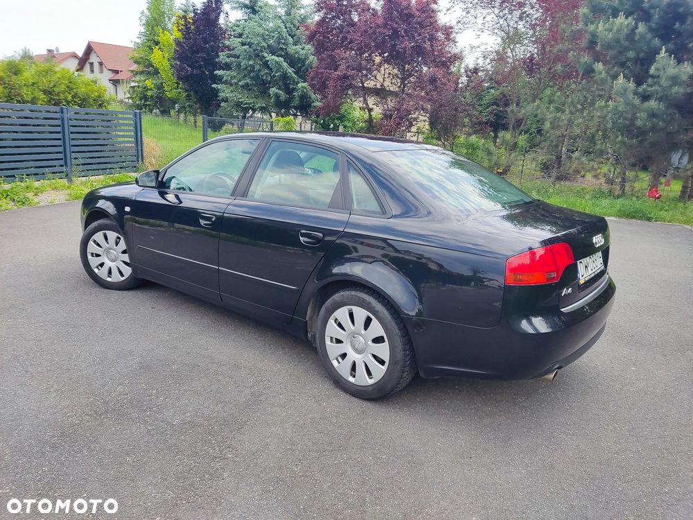 Audi A4 Limousine 2 - 6