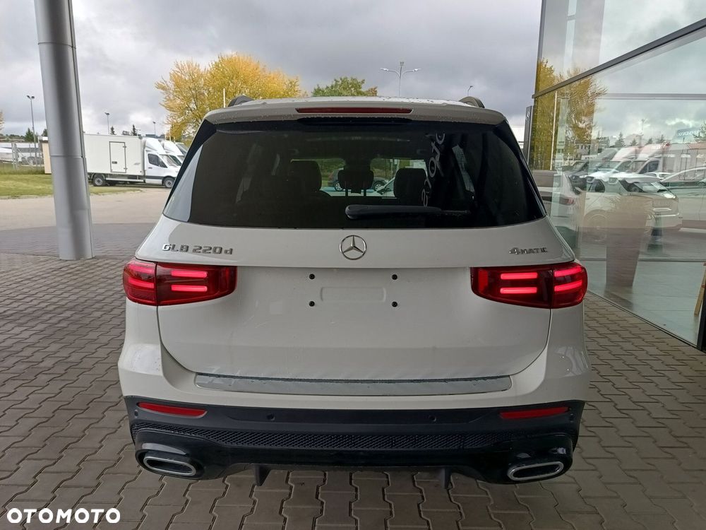 Mercedes-Benz GLB - 7