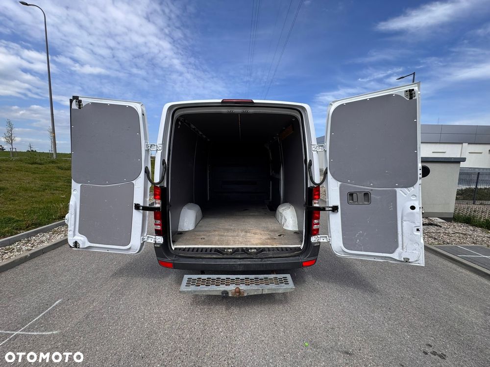 Mercedes-Benz Sprinter - 14