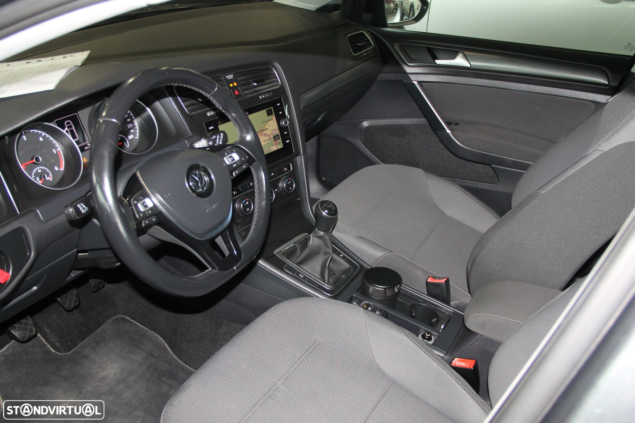 VW Golf 1.6 TDI Confortline - 6