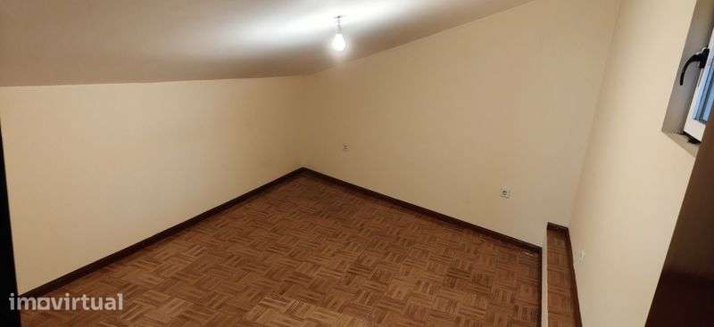 Casa T3+1 para alugar - Grande imagem: 2/5