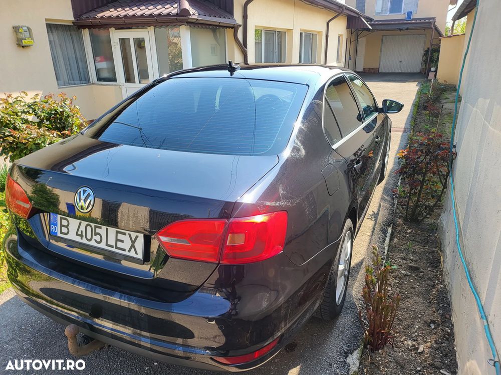 Volkswagen Jetta 1.6 TDI DSG Highline - 2