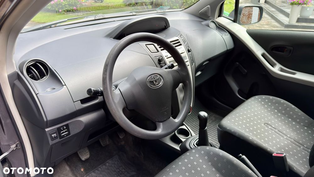 Toyota Yaris - 35