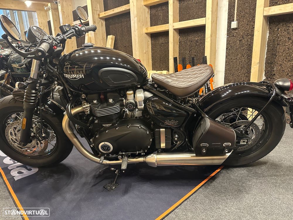 Triumph Bonneville BOBBER - 5