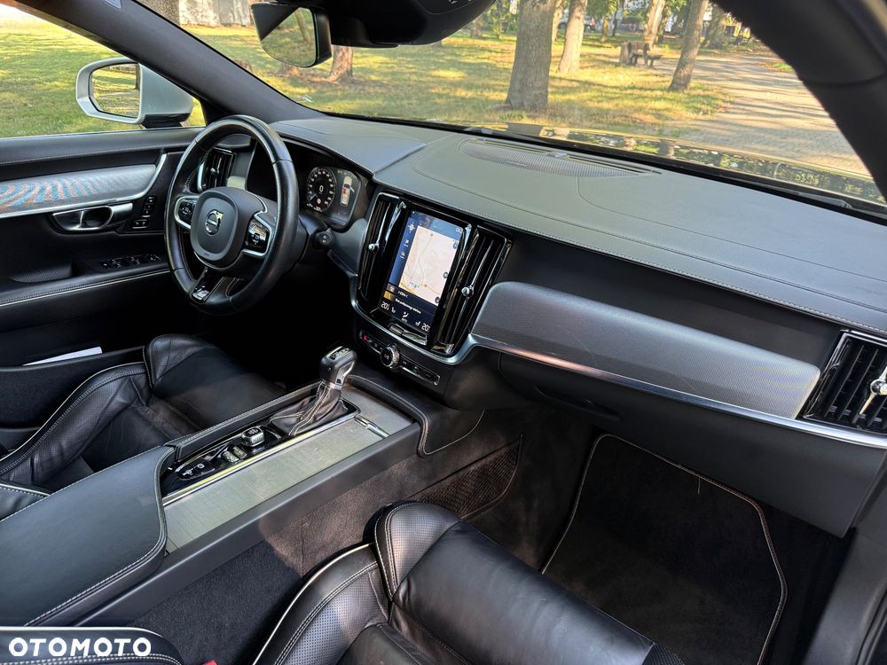 Volvo V90 T4 R-Design - 33