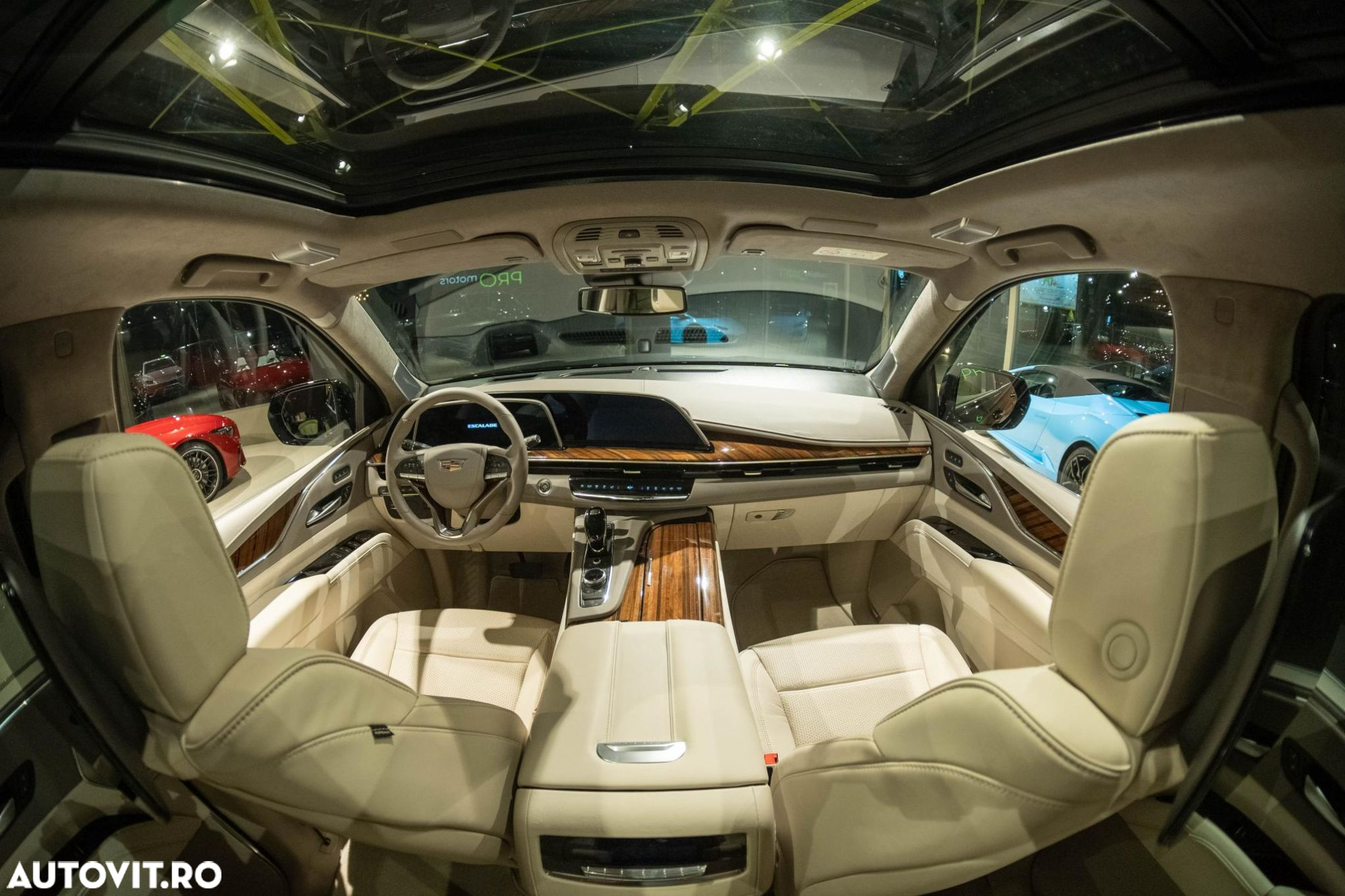 Cadillac Escalade - 2
