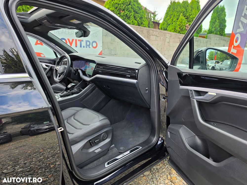 Volkswagen Touareg 3.0 V6 TDI SCR 4Motion Automatik R-Line - 29