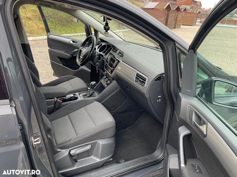 Volkswagen Touran - 9