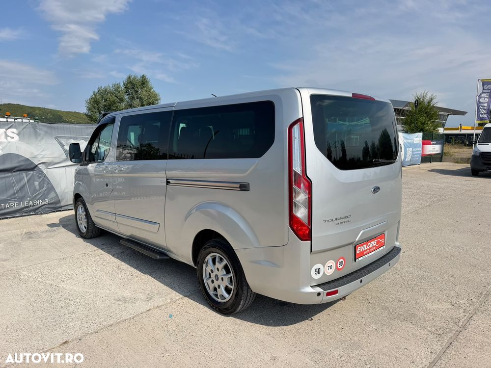 Ford Tourneo Custom - 12
