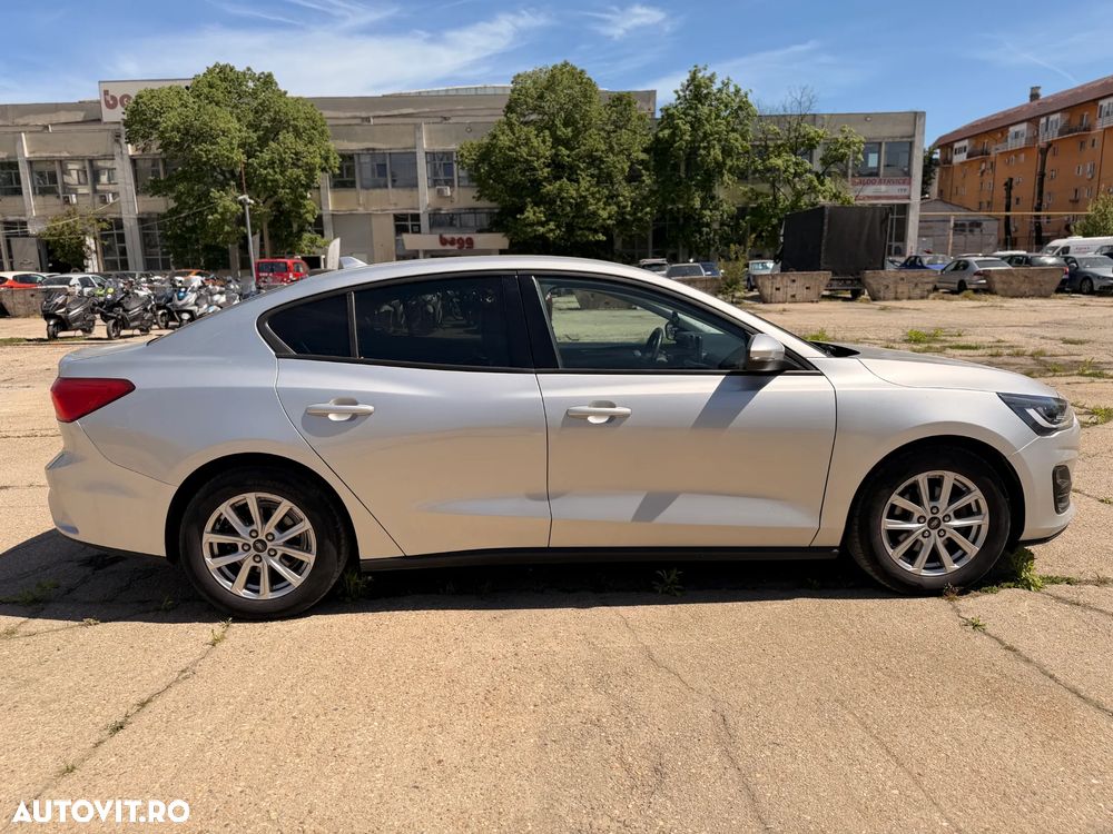 Ford Focus 1.5 EcoBlue Connected - 4