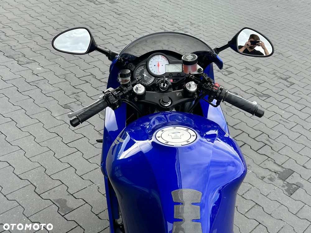 Honda VTR - 24